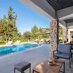 Aiora Luxury Villas